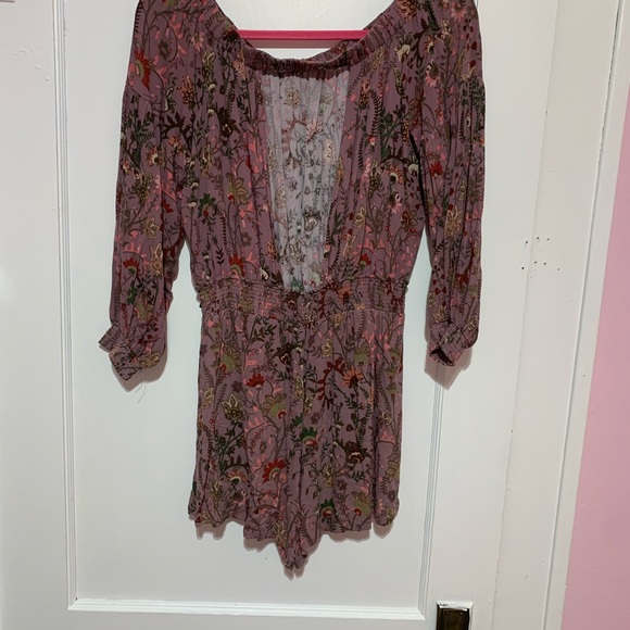 Free people, long, sleeved size medium romper - Picture 6 of 8